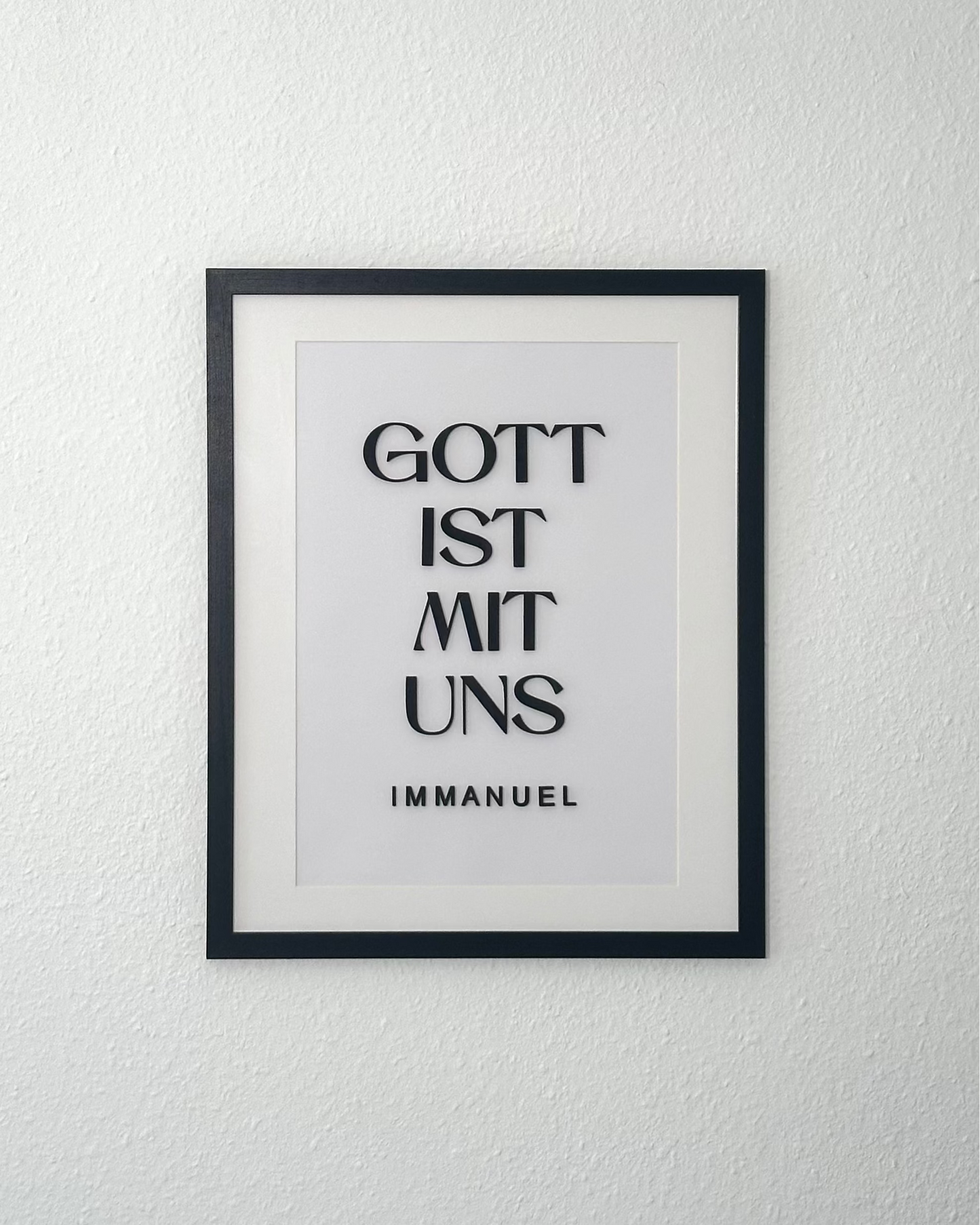 Gott ist mit uns - Immanuel • Bilderrahmen mit Holzschrift